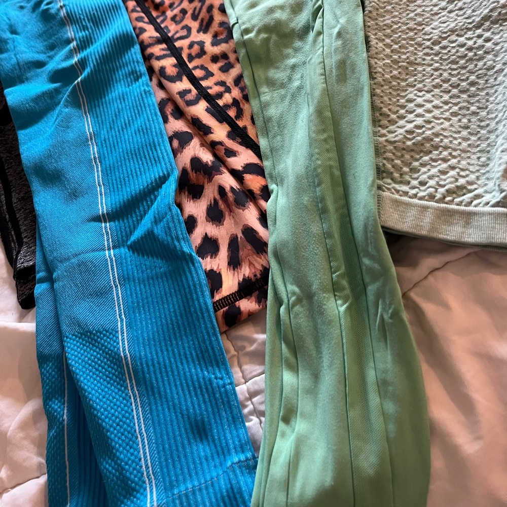 5 pairs of gym shark workout leggings - Picture 5 of 7